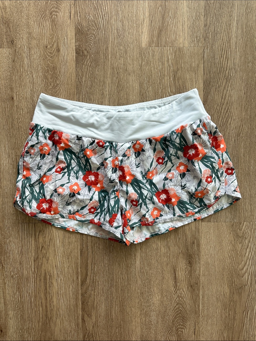 Senita Athletics Shorts Floral Medium Running